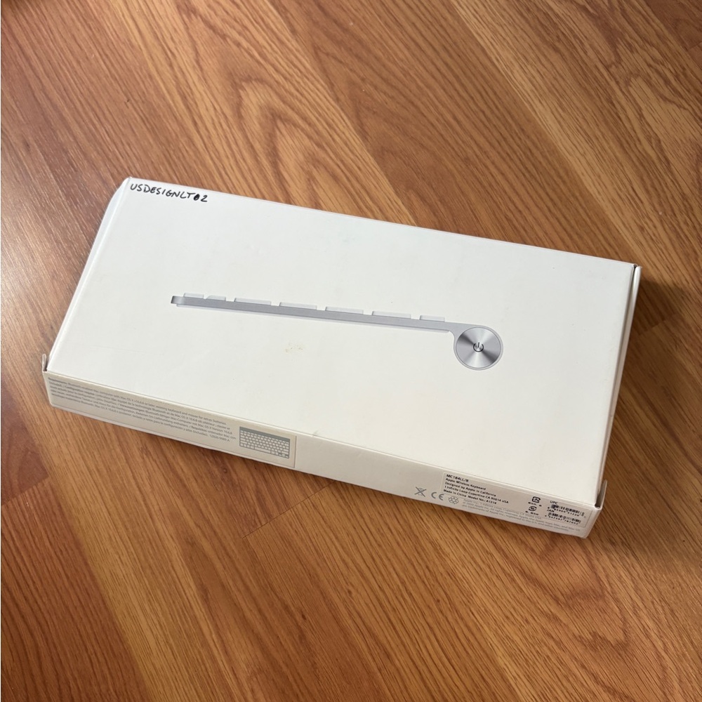 Apple Wireless Keyboard - Picture 2 of 4